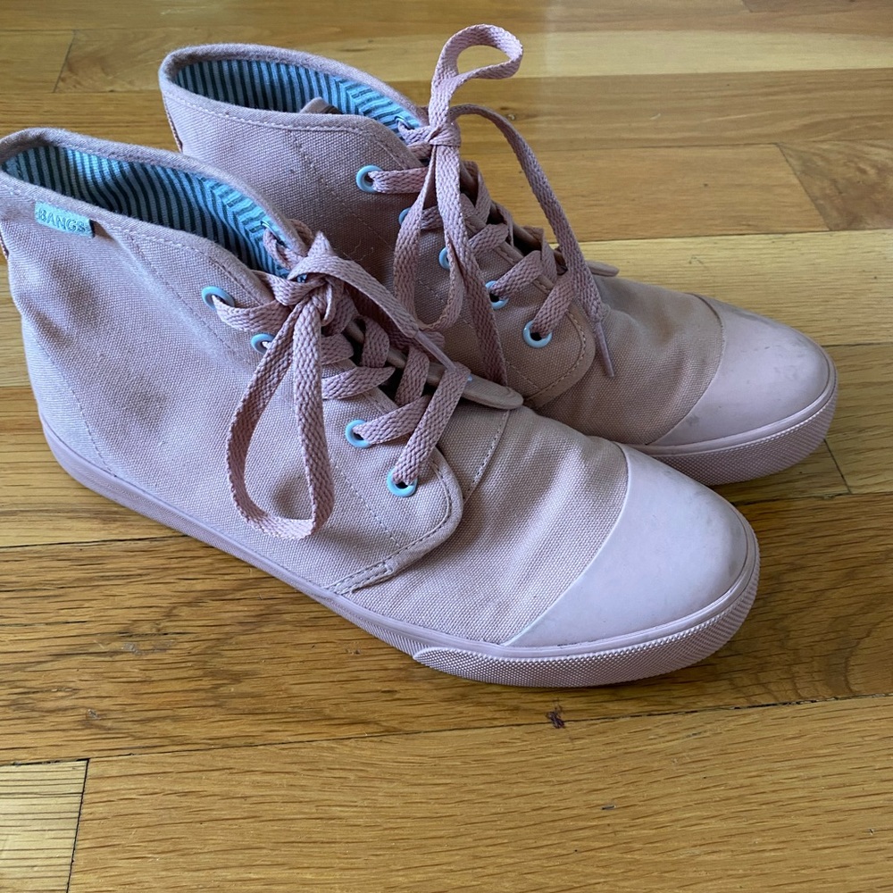 Bangs light pink high rise shoes